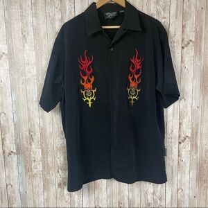 Dragonfly Clothing Co. Men's Flame Skull Embroidered Button Up Shirt‎ Size L